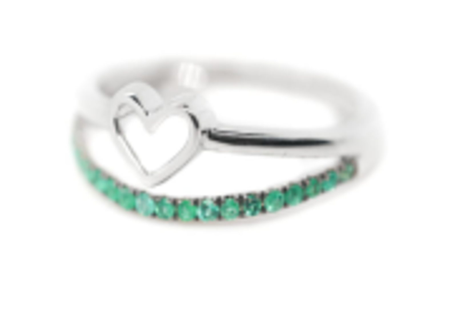 14k white gold emerald heart ring size 7.25